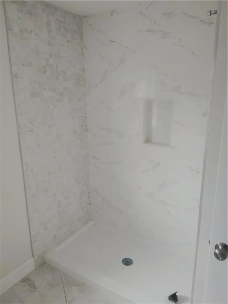 27 Hoppin Avenue East Providence RI 02915