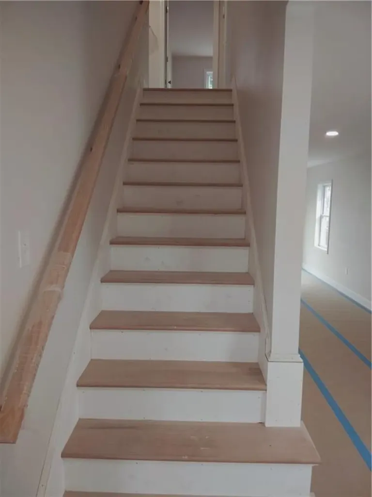27 Hoppin Avenue East Providence RI 02915