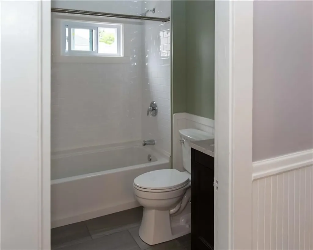 10 Island Avenue East Providence RI 02916