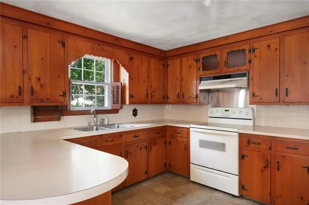 23 Fatima Drive Bristol RI 02809