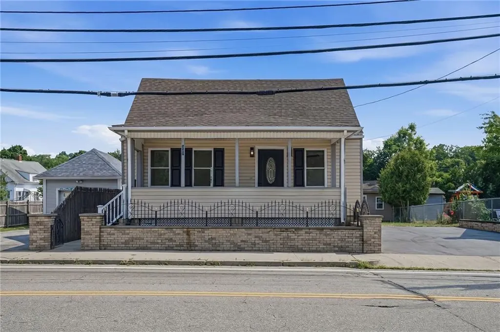 902 Main Street West Warwick RI 02893