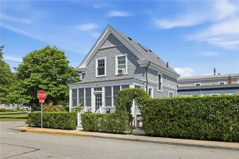 40 W Narragansett Avenue Newport RI 02840