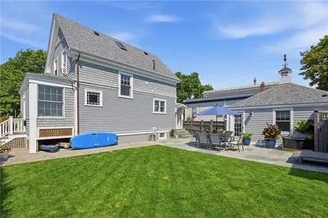 40 W Narragansett Avenue Newport RI 02840