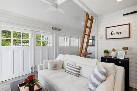 40 W Narragansett Avenue Newport RI 02840