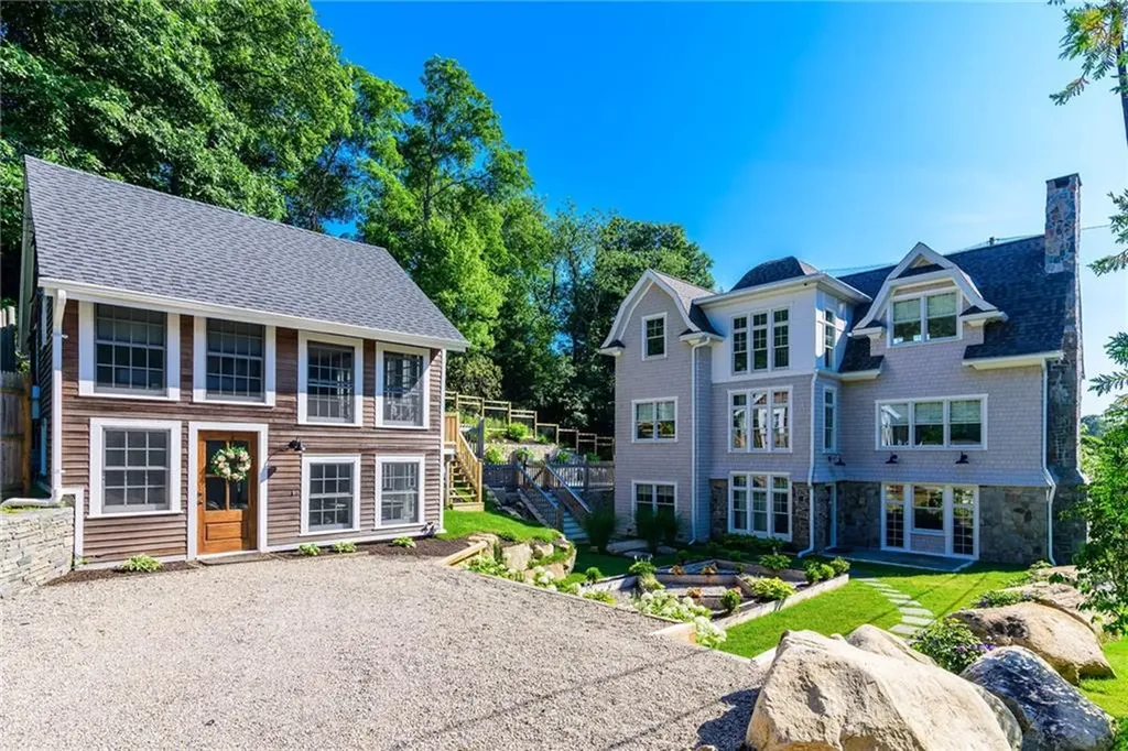 17 19 East Hills Road Westerly RI 02891