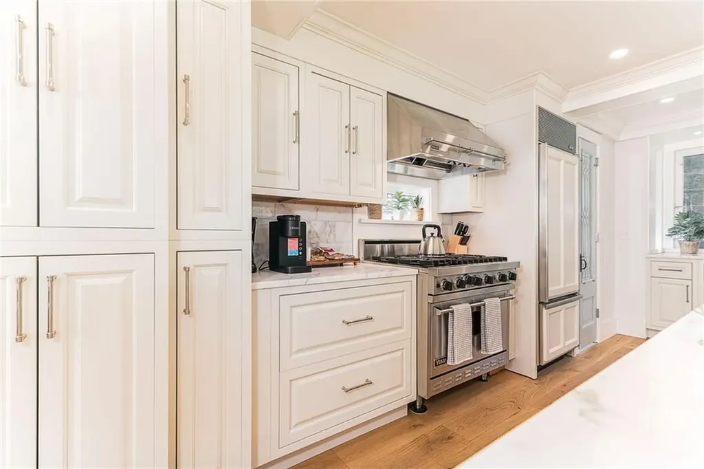 17 19 East Hills Road Westerly RI 02891