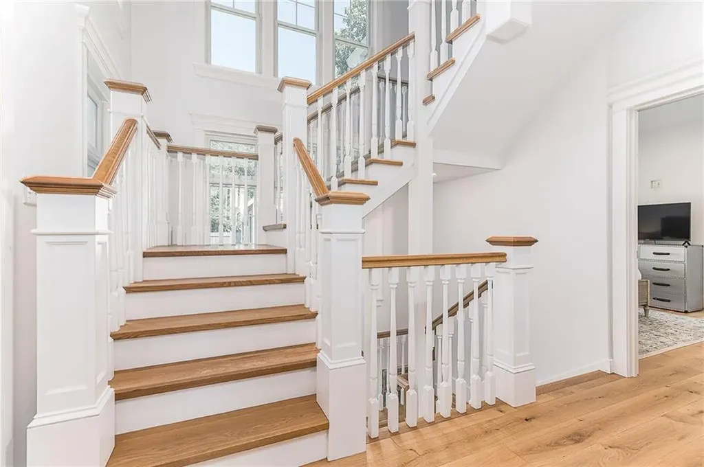 17 19 East Hills Road Westerly RI 02891