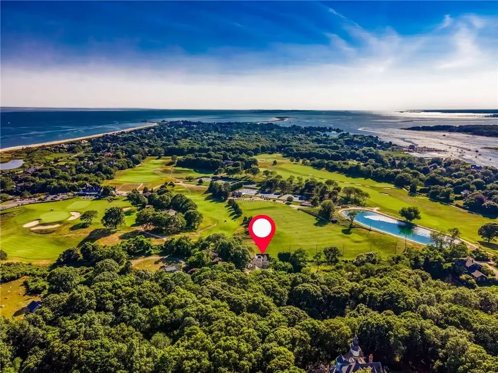 17 19 East Hills Road Westerly RI 02891