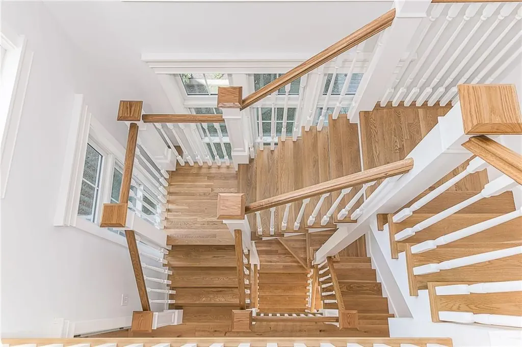 17 19 East Hills Road Westerly RI 02891