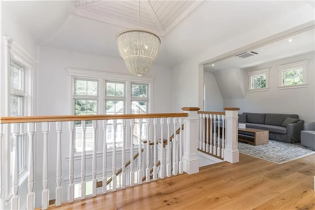 17 19 East Hills Road Westerly RI 02891