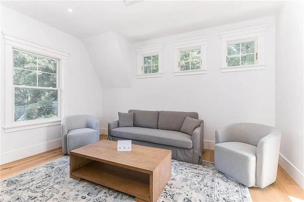 17 19 East Hills Road Westerly RI 02891