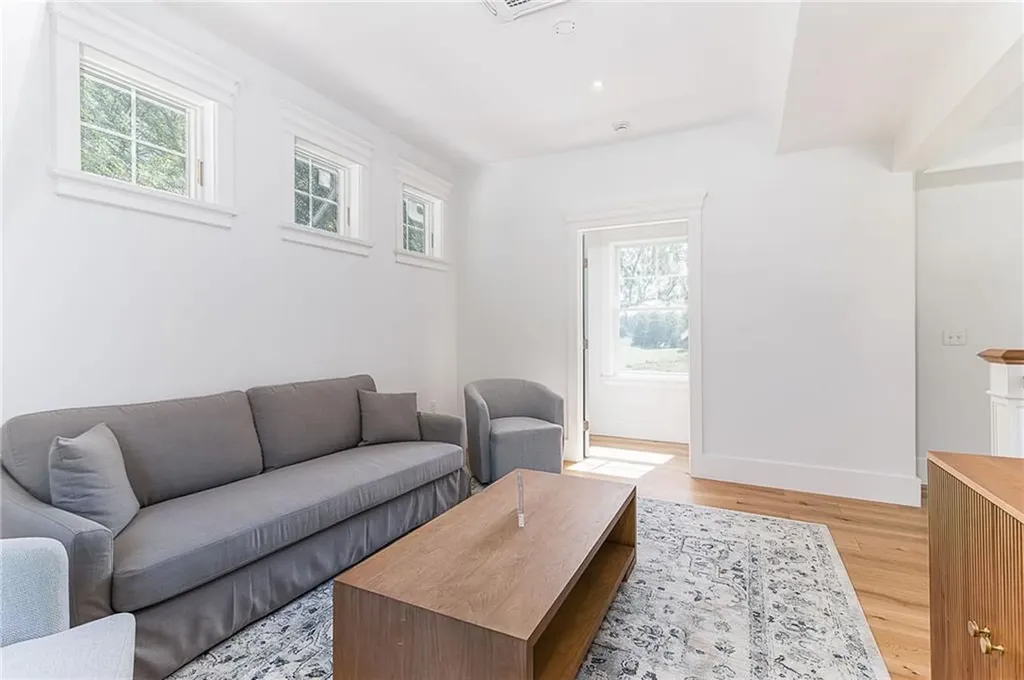17 19 East Hills Road Westerly RI 02891