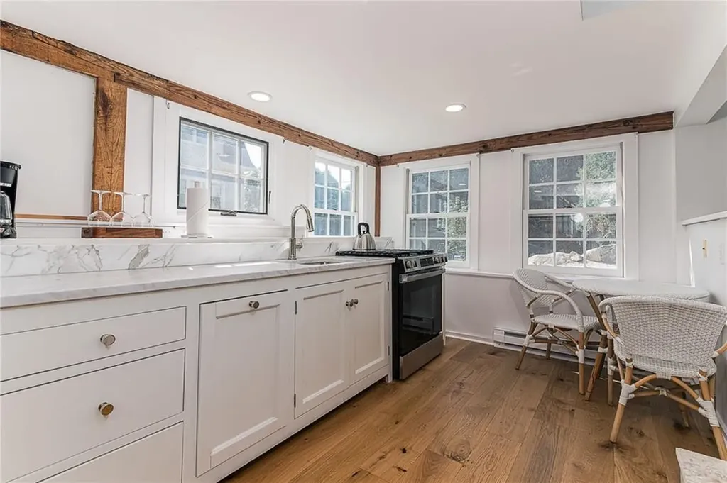 17 19 East Hills Road Westerly RI 02891