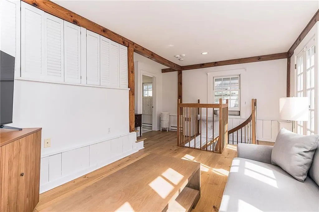 17 19 East Hills Road Westerly RI 02891