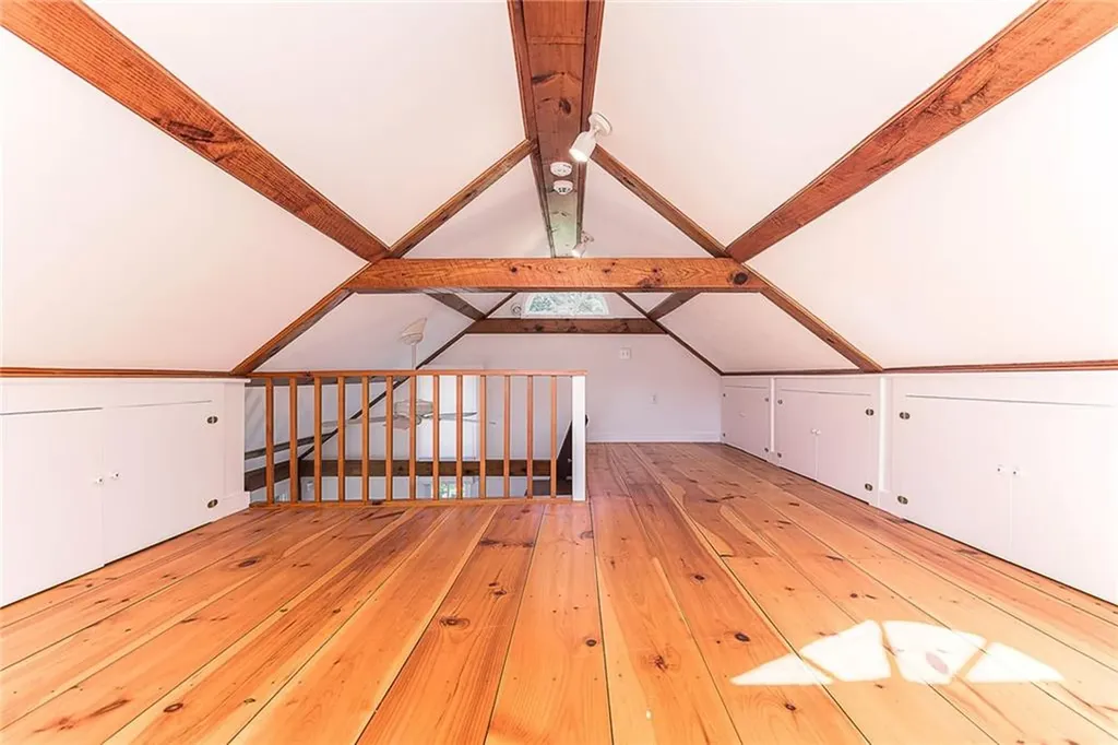 17 19 East Hills Road Westerly RI 02891