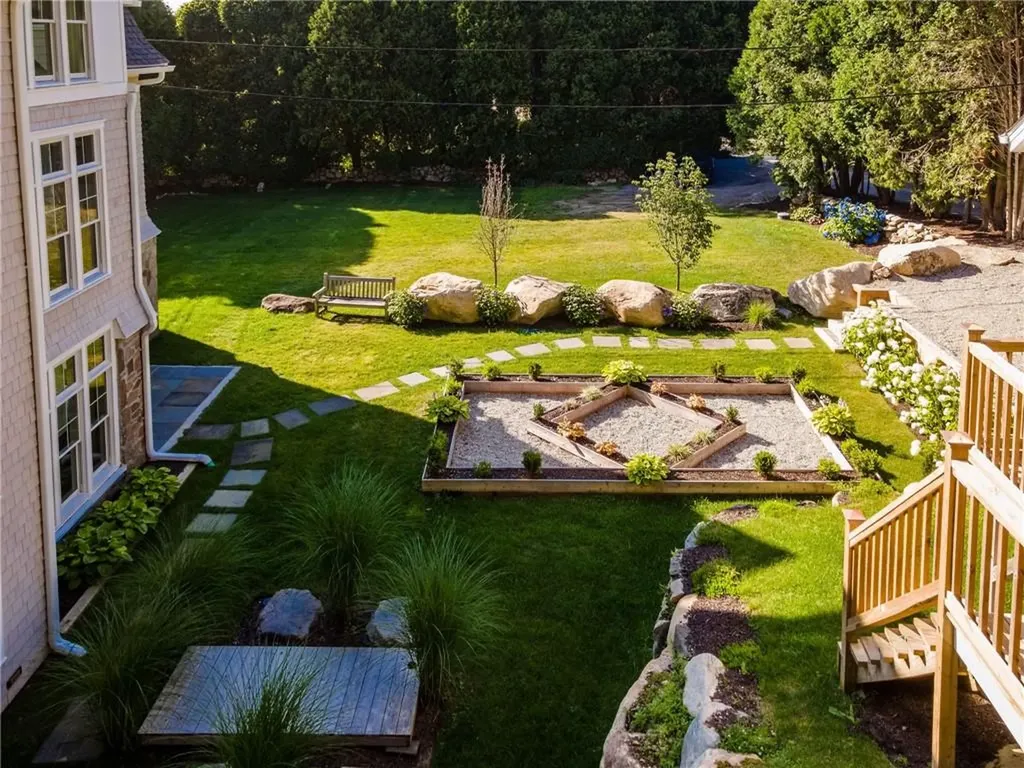 17 19 East Hills Road Westerly RI 02891