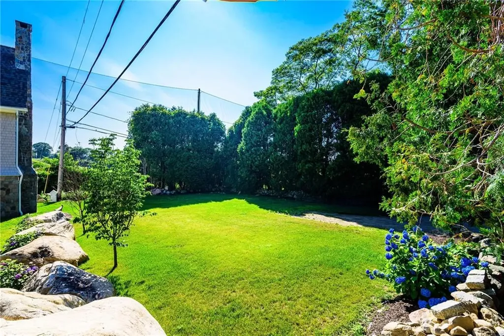 17 19 East Hills Road Westerly RI 02891