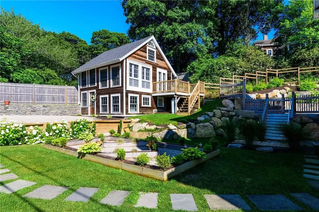 17 19 East Hills Road Westerly RI 02891