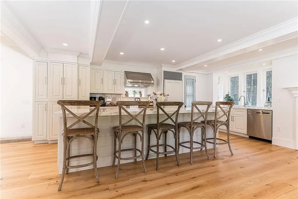 17 19 East Hills Road Westerly RI 02891