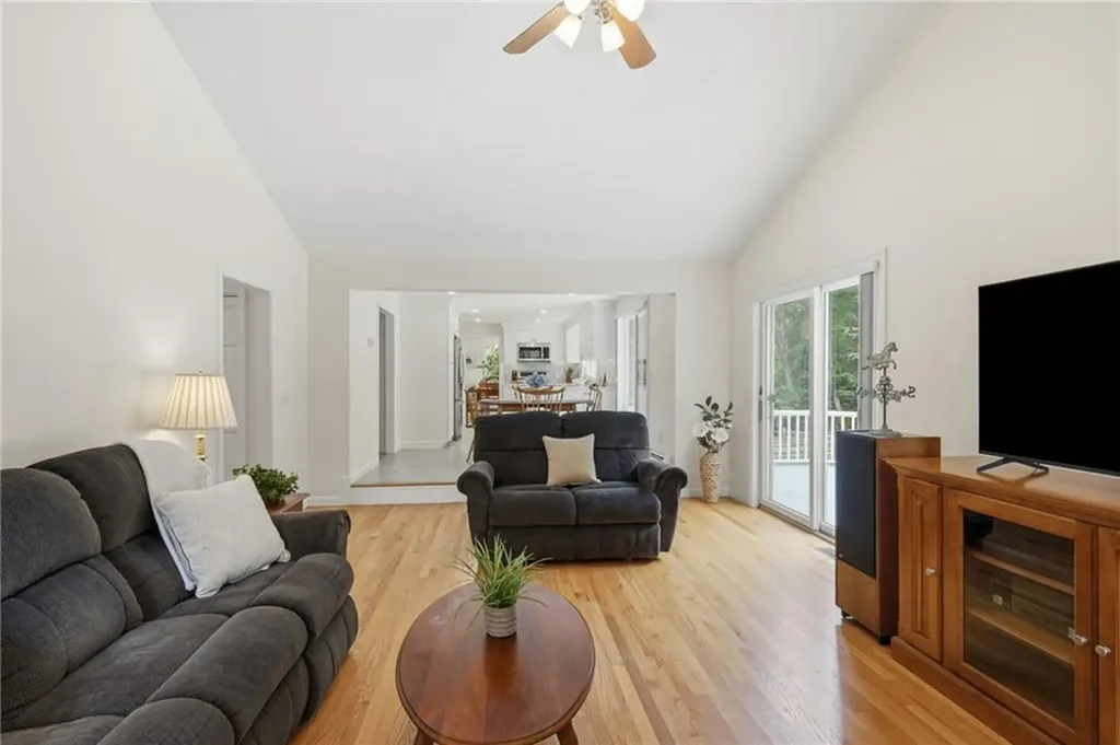 136 Holly Hills Lane North Kingstown RI 02874