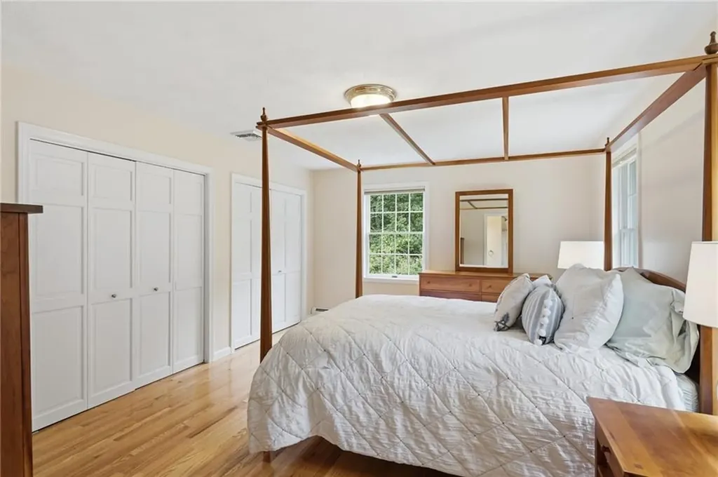 136 Holly Hills Lane North Kingstown RI 02874