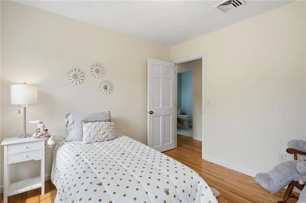 136 Holly Hills Lane North Kingstown RI 02874