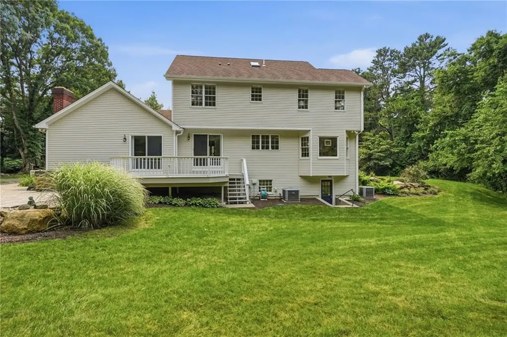 136 Holly Hills Lane North Kingstown RI 02874