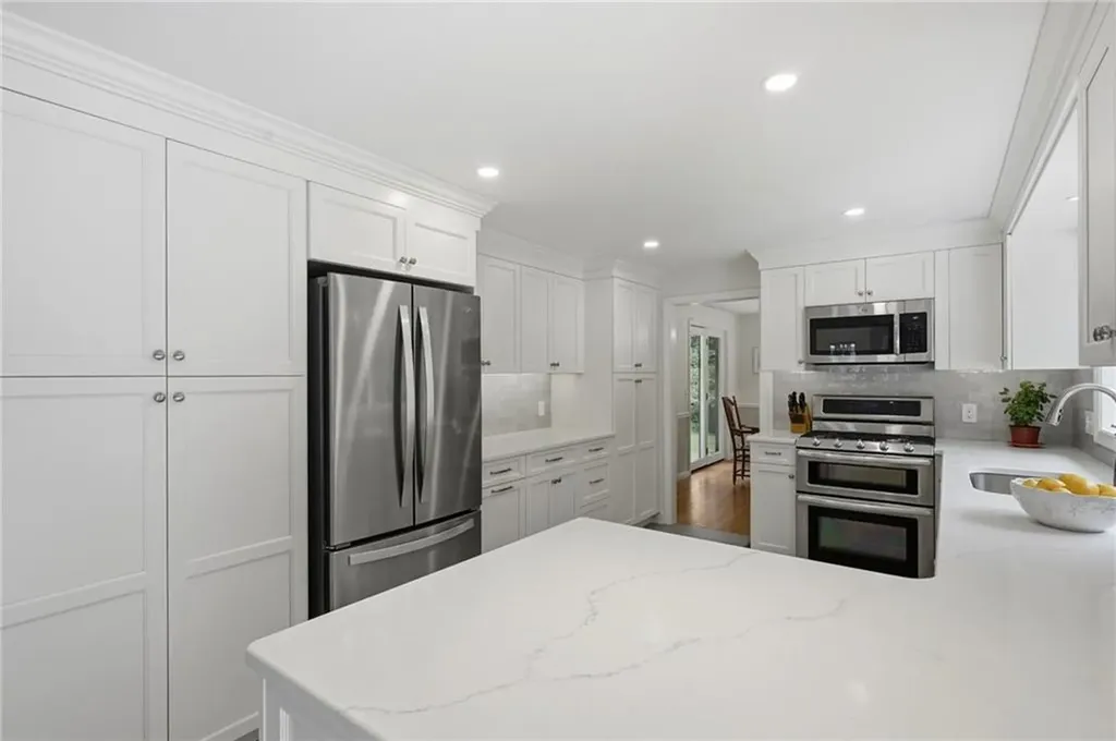136 Holly Hills Lane North Kingstown RI 02874
