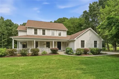 136 Holly Hills Lane North Kingstown RI 02874