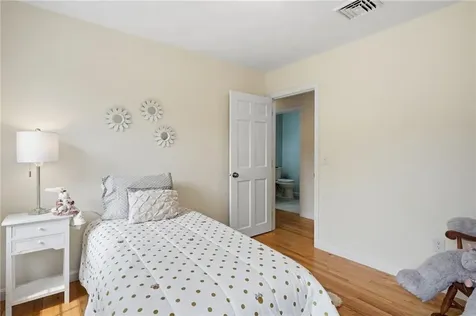 136 Holly Hills Lane North Kingstown RI 02874