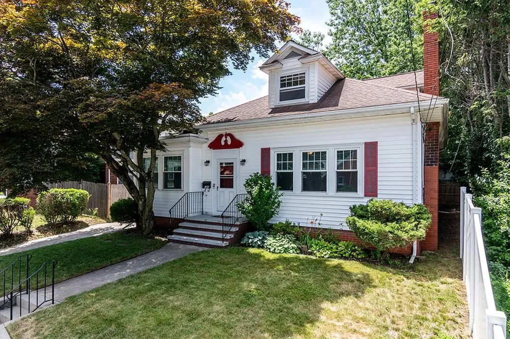 389 391 Pontiac Avenue Cranston RI 02910