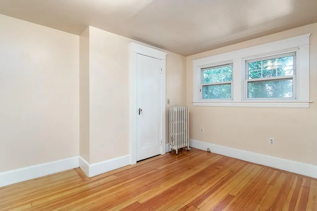389 391 Pontiac Avenue Cranston RI 02910