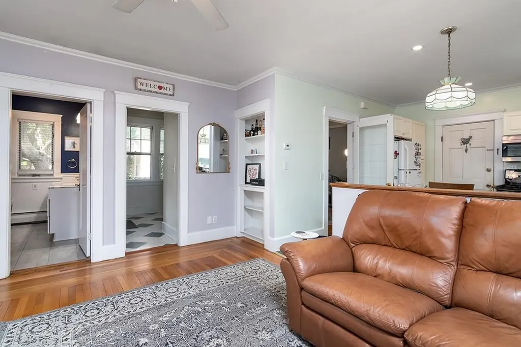 389 391 Pontiac Avenue Cranston RI 02910