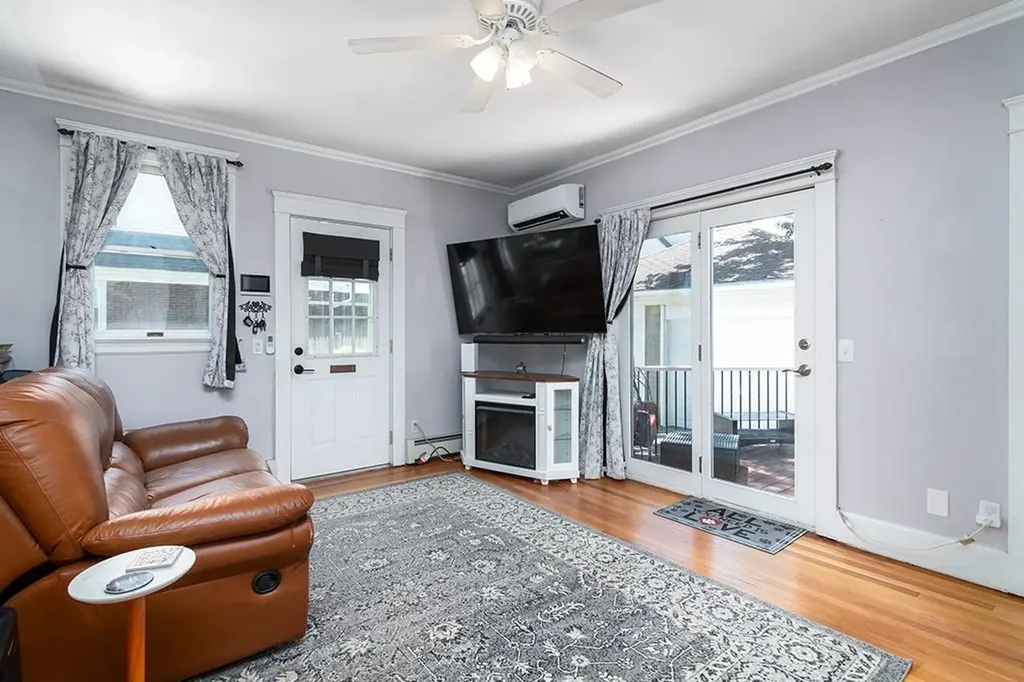 389 391 Pontiac Avenue Cranston RI 02910