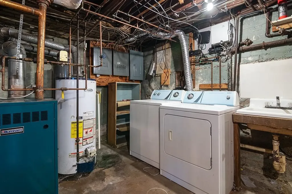389 391 Pontiac Avenue Cranston RI 02910