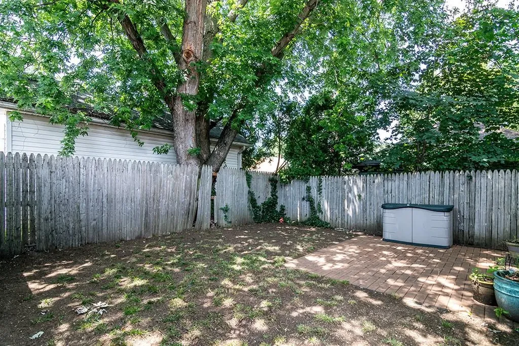 389 391 Pontiac Avenue Cranston RI 02910
