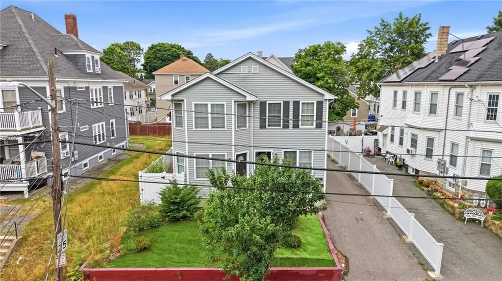 98 100 Oakland Avenue Providence RI 02908