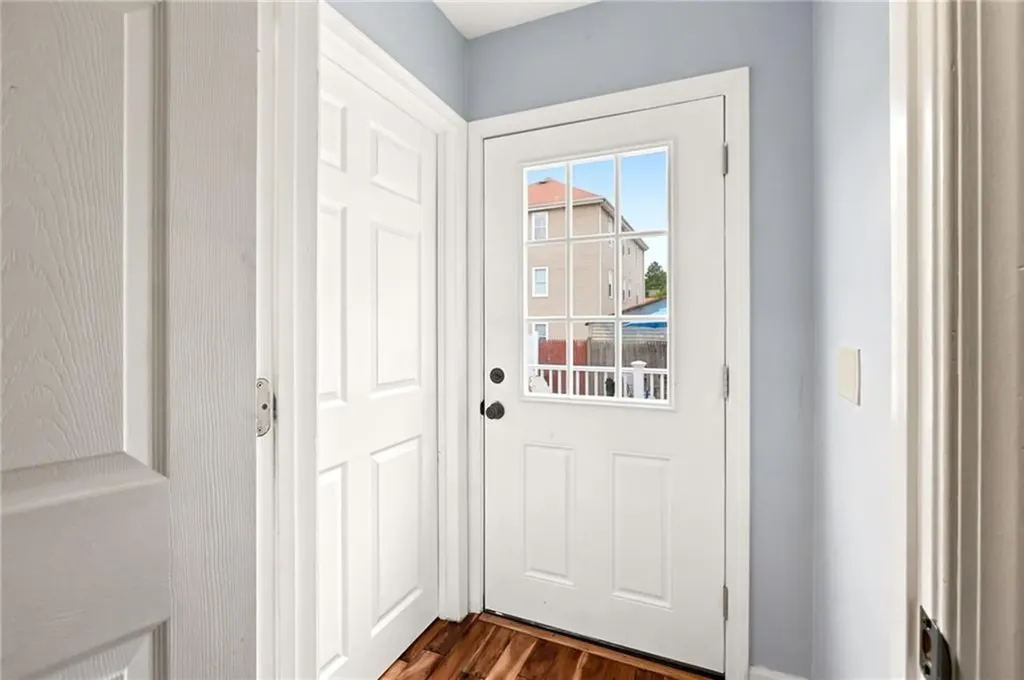 98 100 Oakland Avenue Providence RI 02908