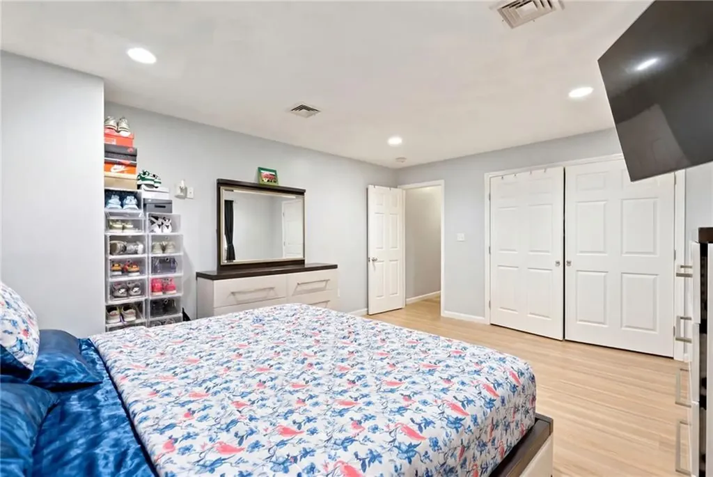 98 100 Oakland Avenue Providence RI 02908