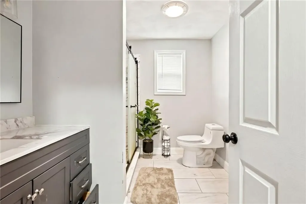 98 100 Oakland Avenue Providence RI 02908