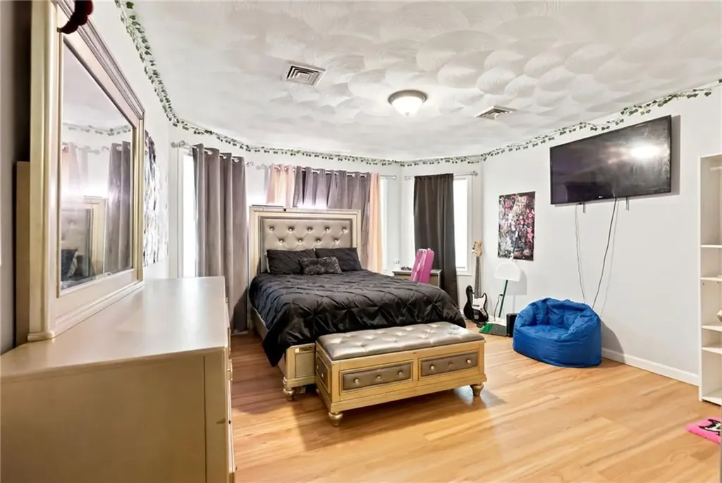 98 100 Oakland Avenue Providence RI 02908