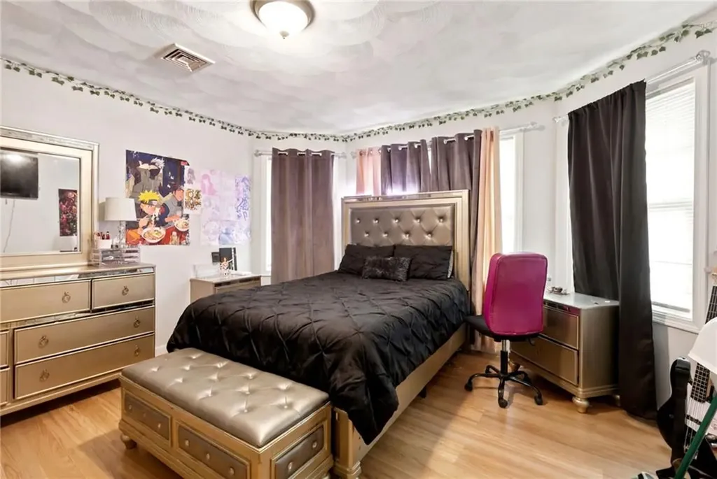 98 100 Oakland Avenue Providence RI 02908