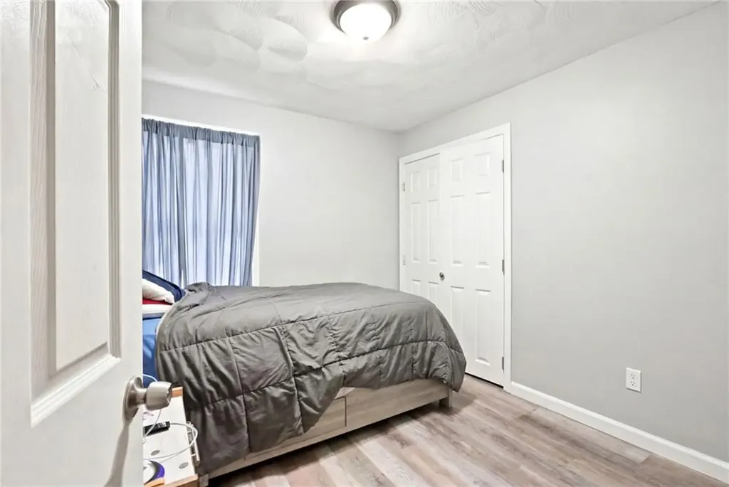 98 100 Oakland Avenue Providence RI 02908