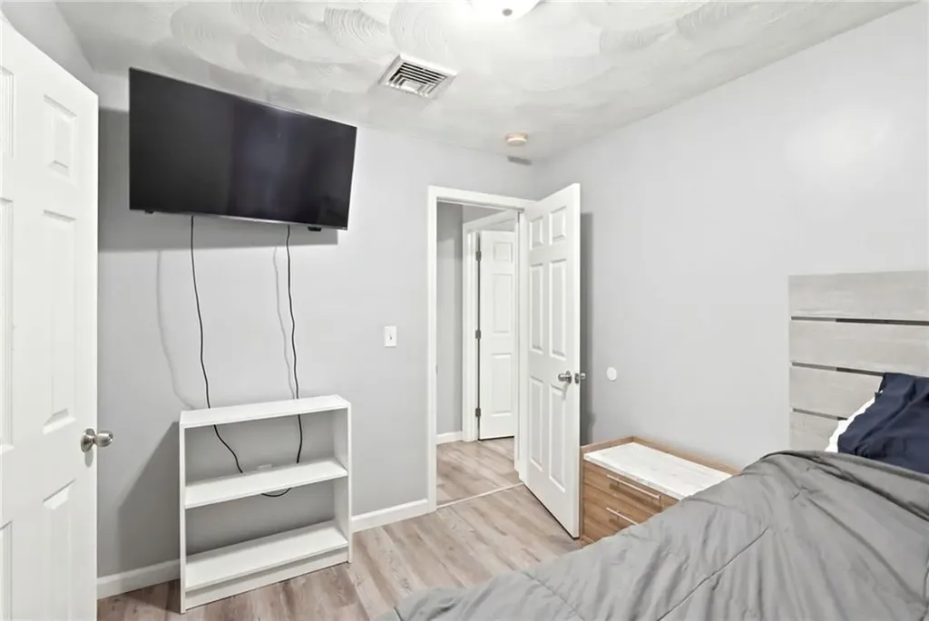 98 100 Oakland Avenue Providence RI 02908