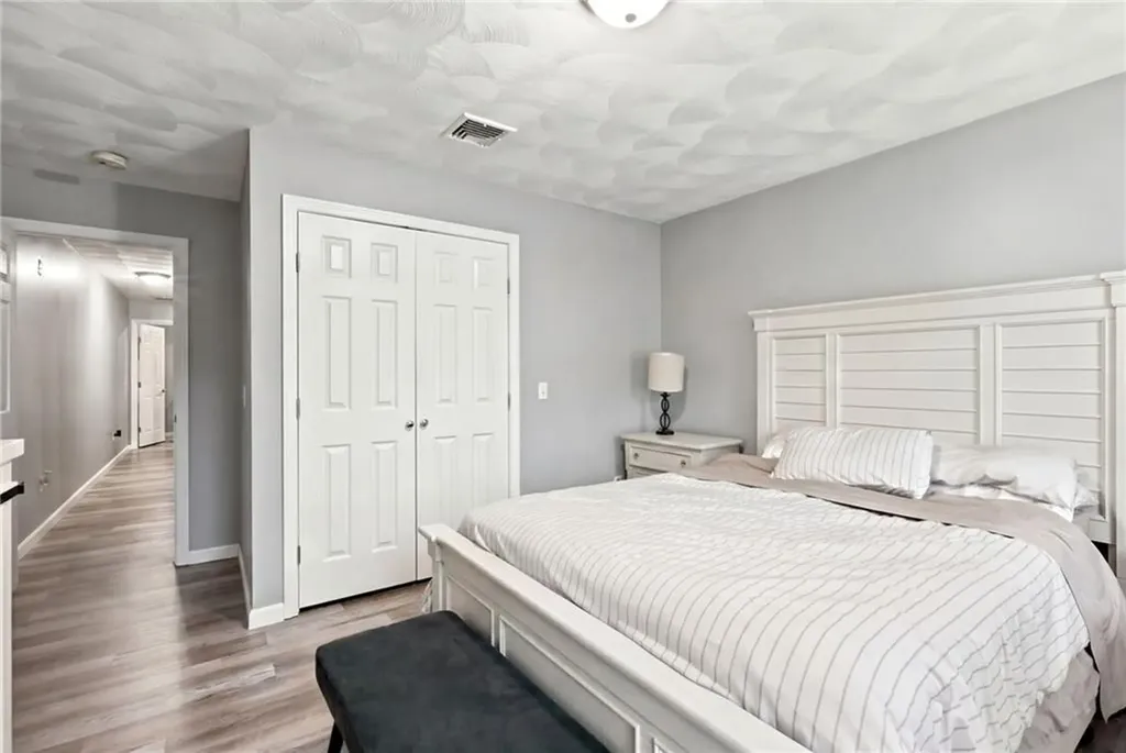 98 100 Oakland Avenue Providence RI 02908