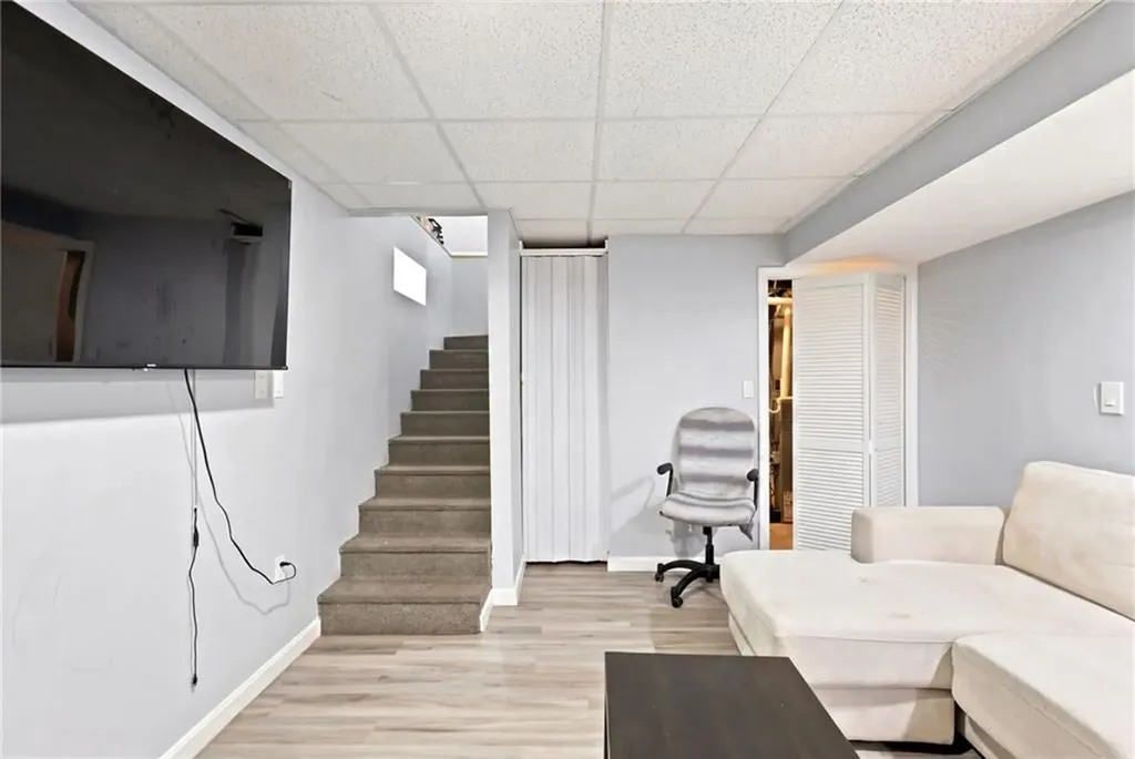 98 100 Oakland Avenue Providence RI 02908