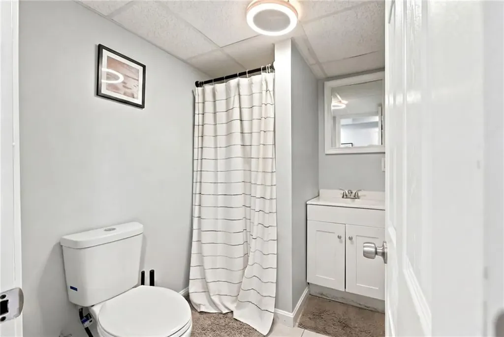 98 100 Oakland Avenue Providence RI 02908