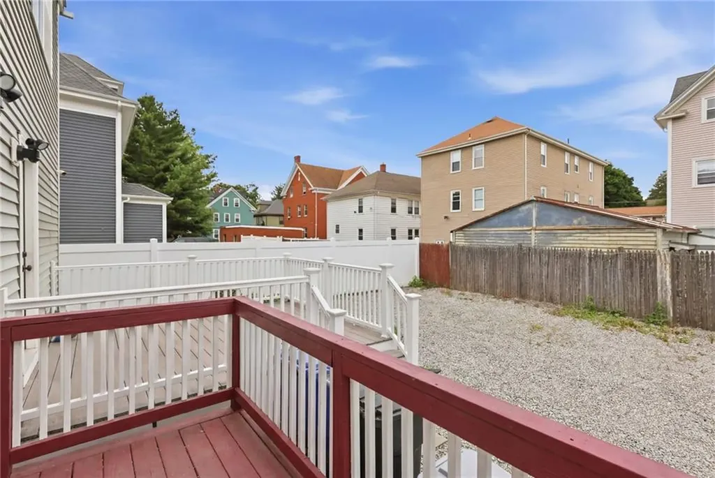 98 100 Oakland Avenue Providence RI 02908