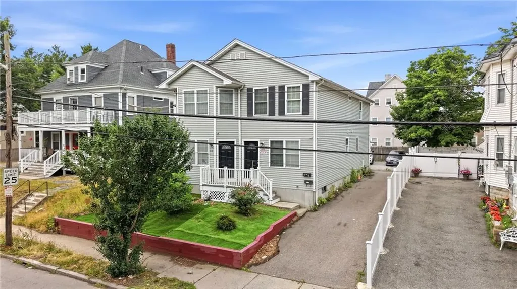 98 100 Oakland Avenue Providence RI 02908