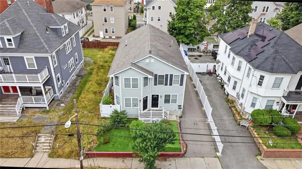 98 100 Oakland Avenue Providence RI 02908